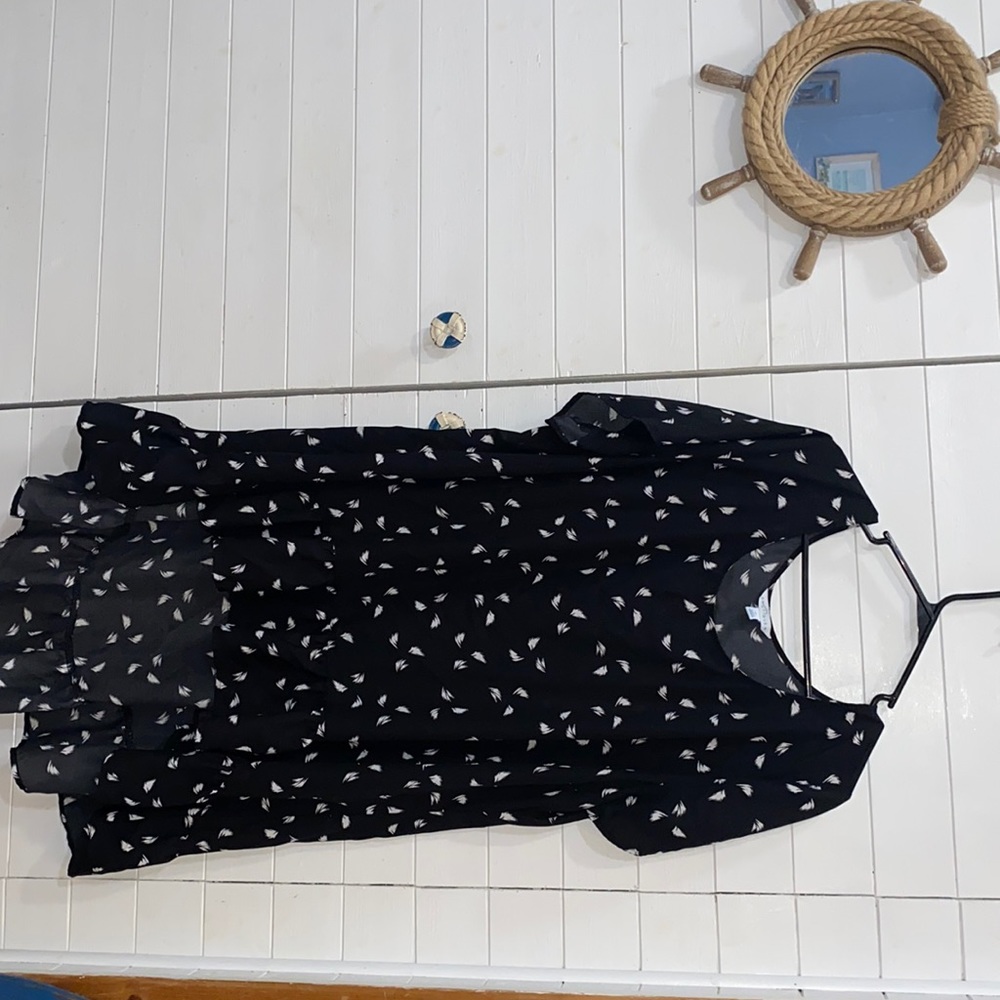 Boutique black and white blouse, 3x